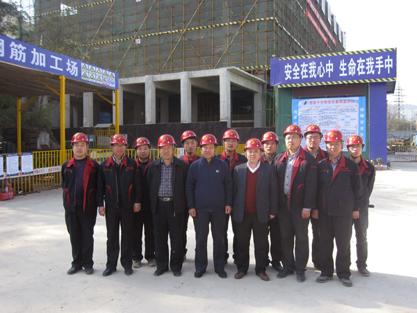 陽(yáng)泉市住建局在四建集團(tuán)陽(yáng)泉書(shū)城項(xiàng)目召開(kāi)安全、質(zhì)量現(xiàn)場(chǎng)觀摩會(huì)
