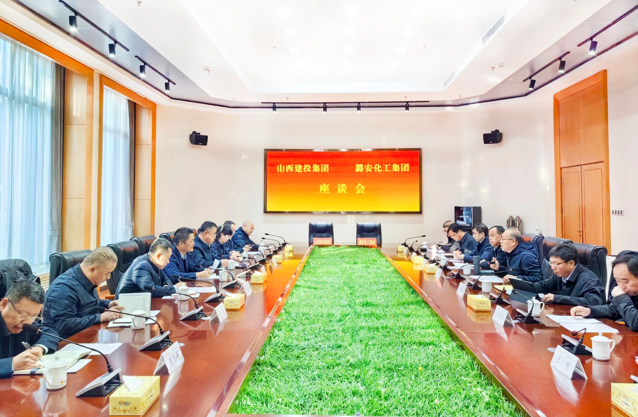 山西建投與潞安化工集團簽署戰(zhàn)略合作協(xié)議