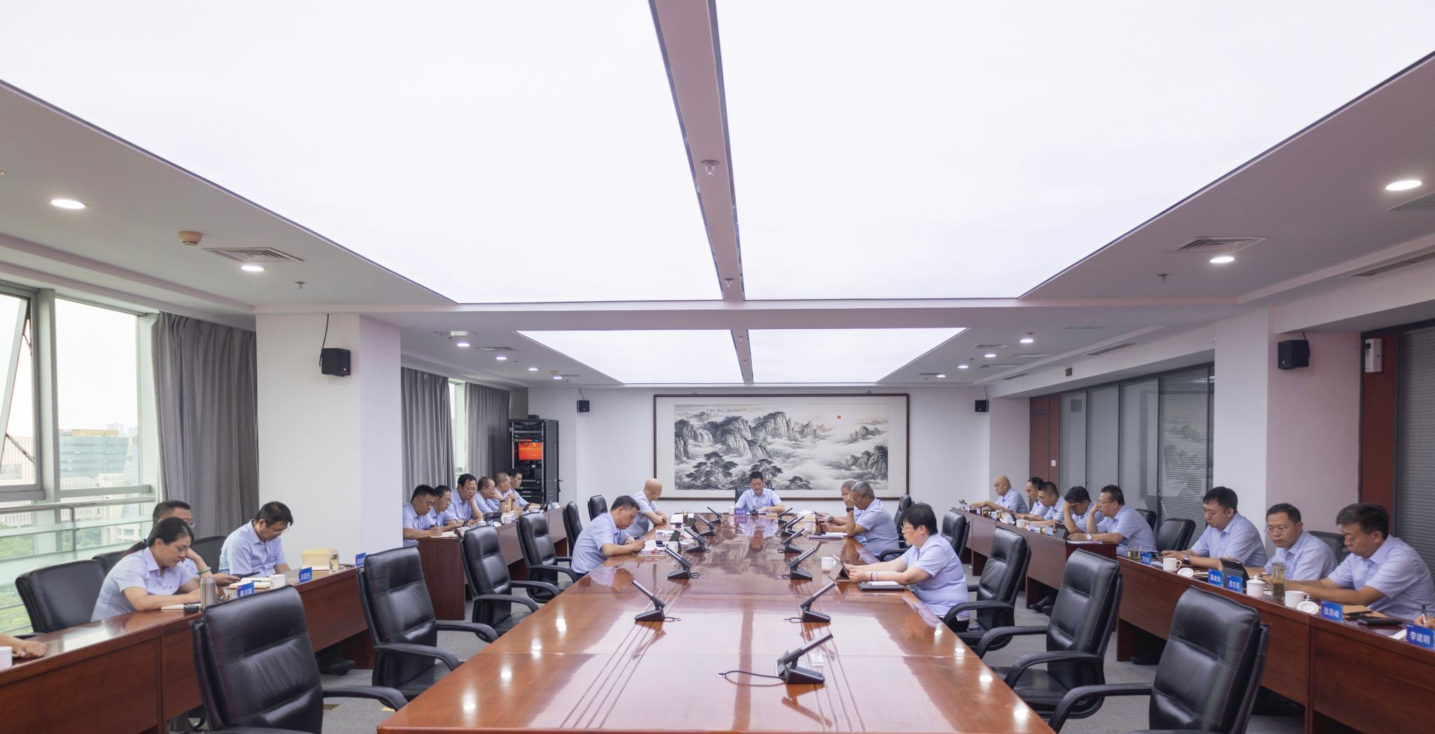 山西建投集團(tuán)召開黨委理論學(xué)習(xí)中心組(擴(kuò)大)學(xué)習(xí)會(huì) 傳達(dá)學(xué)習(xí)貫徹中共山西省委十二屆八次全體會(huì)議精神