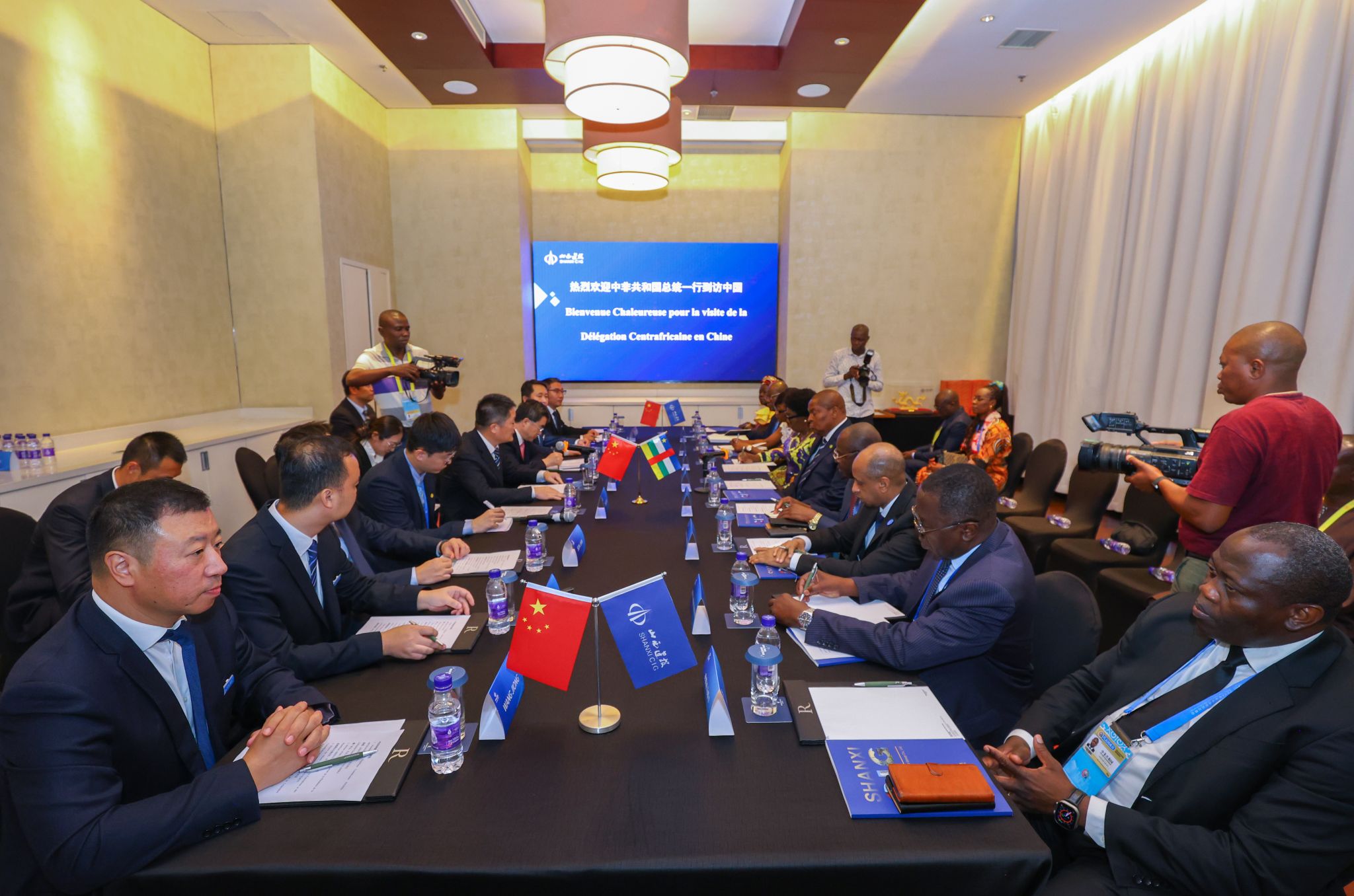 山西建投集團(tuán)領(lǐng)導(dǎo)拜會(huì)中非共和國總統(tǒng)圖瓦德拉