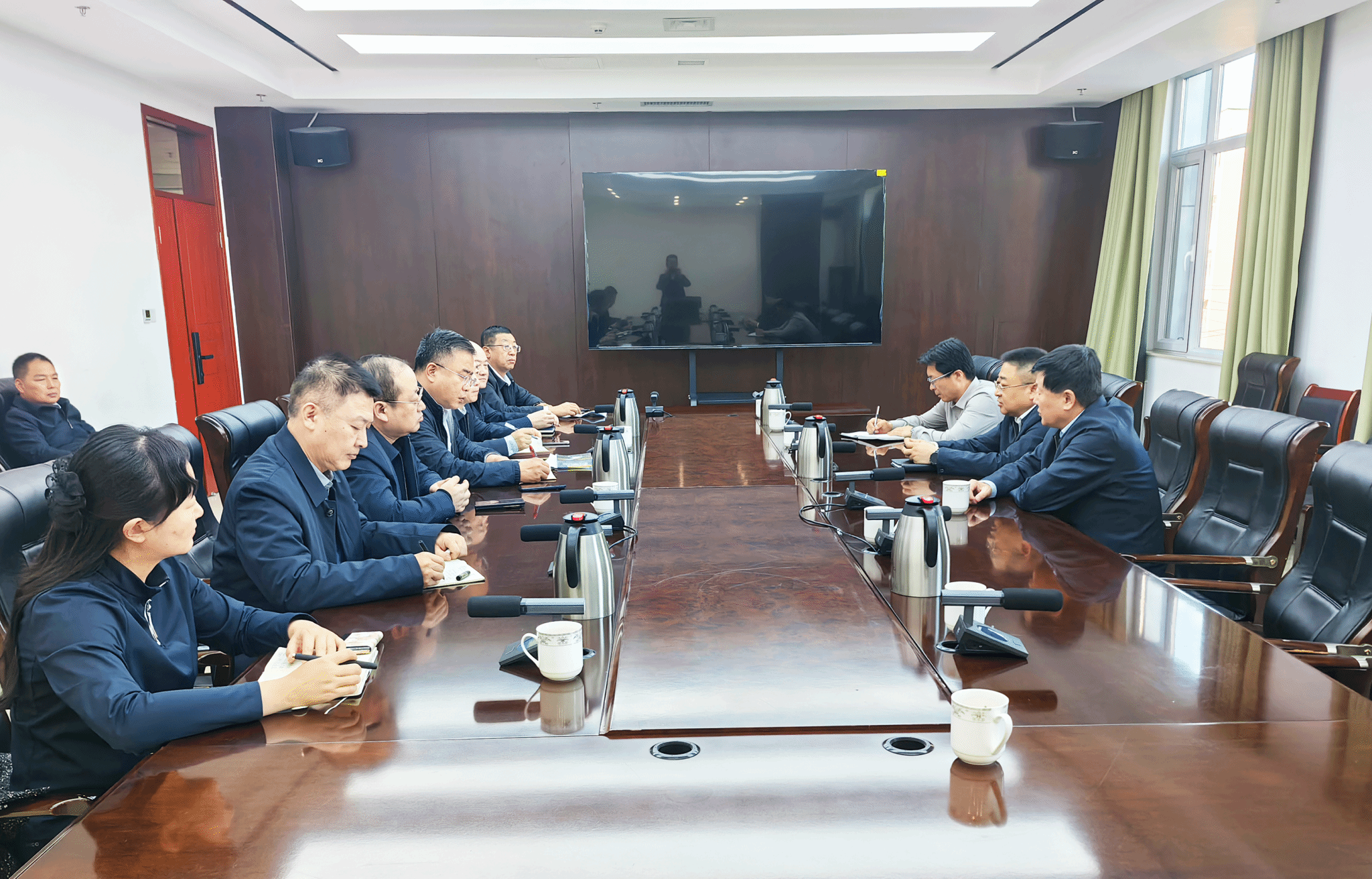 山西建投領導在新疆開展商務洽談活動