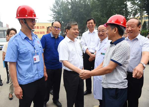 山西省副省長(zhǎng)羅清宇一行調(diào)研山西五建集團(tuán)高平市人民醫(yī)院醫(yī)技綜合樓項(xiàng)目