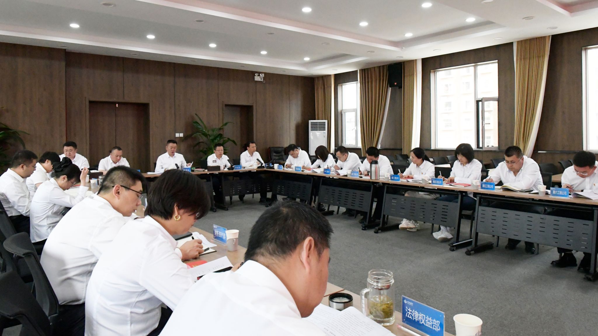山西建投總承包公司召開(kāi)2024年度第四次黨委理論學(xué)習(xí)中心組(擴(kuò)大)學(xué)習(xí)會(huì)